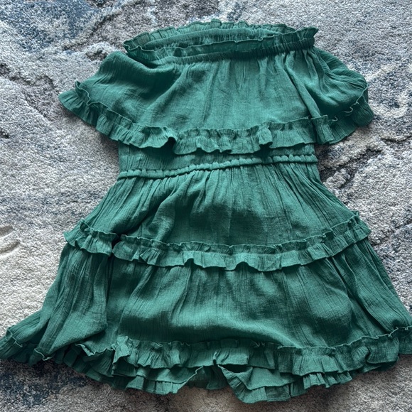 Green Ruffled Strapless Romper - Picture 4 of 6